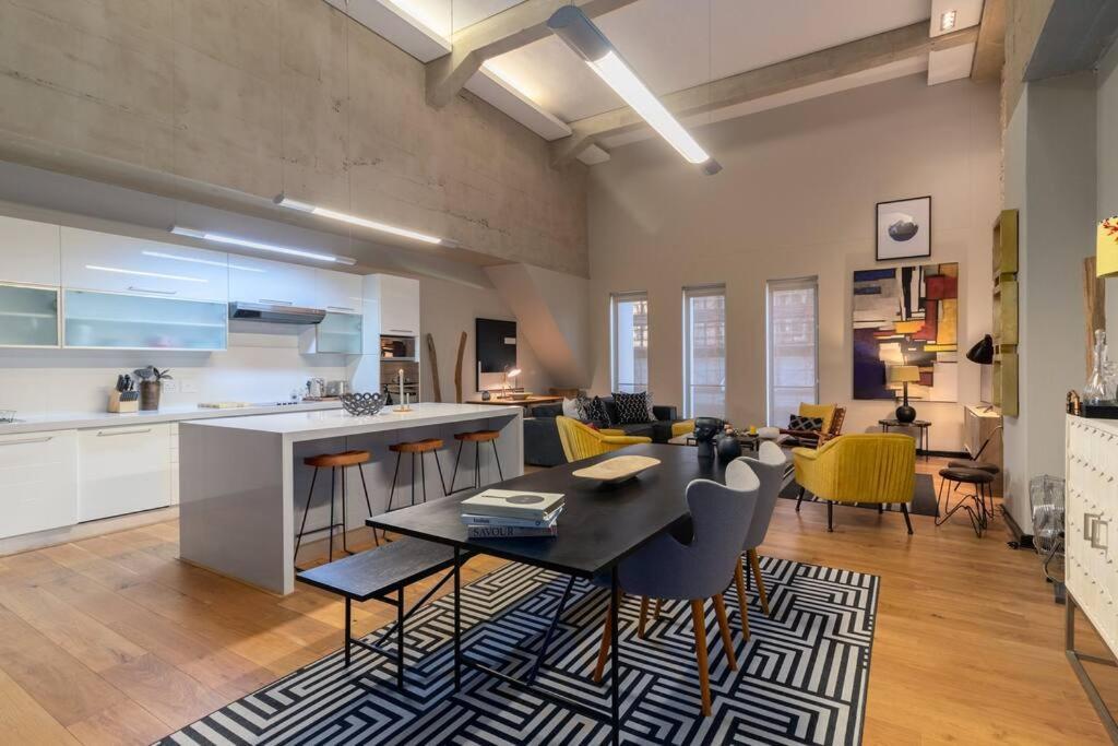 Apartment Playful Manhattan Style Loft In Downtown Cape Town
